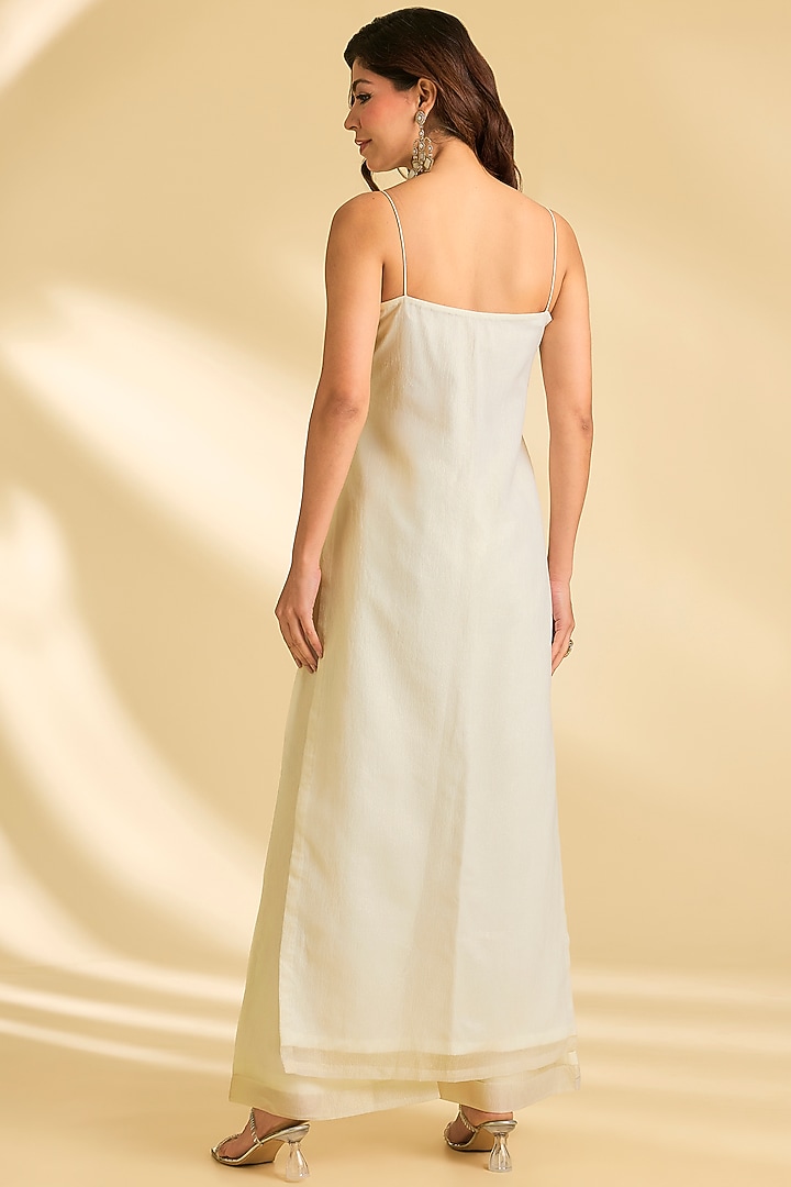 Ivory Shimmer Crushed Tissue Pearl Embellished Kurta Set by Roohbab at Pernia's Pop Up Shop