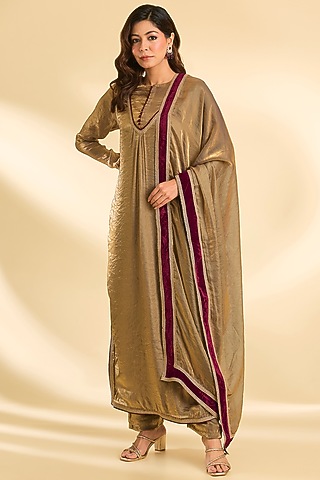 Gold Shimmer Wrinkled Tissue Crepe Embroidered Kurta Set by Roohbab