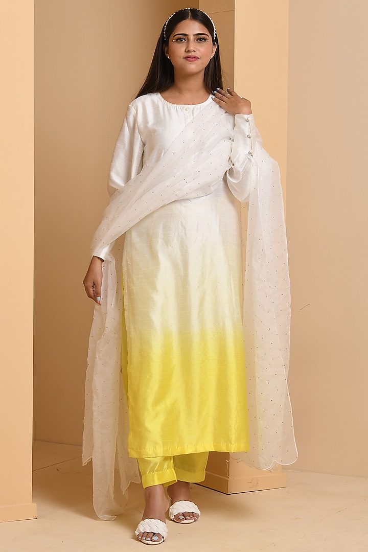 Off-White Silk Shaded Kurta Set by Roohbab
