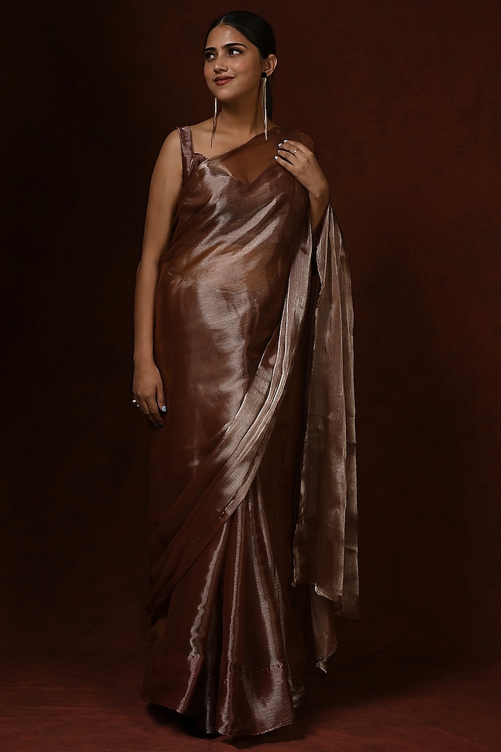Copper Wrinkled Organza Saree Set by Roohbab
