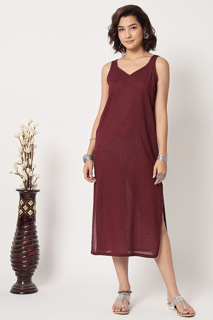 Maroon Silk Cotton Chanderi Hand Embroidered Kaftan Dress by Rohini Dezines at Pernia's Pop Up Shop