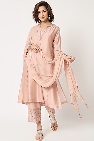Blush Pink Silk Cotton Chanderi Hand Embroidered Kurta Set by Rohini Dezines