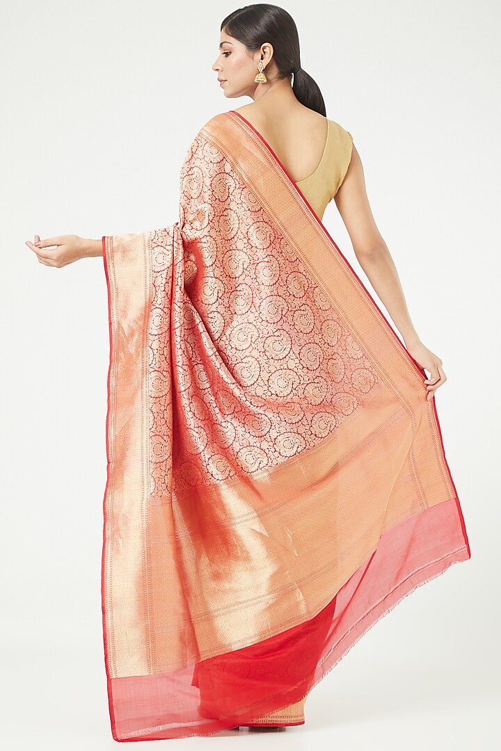 Red Silk Wedding Saree Set by Roliana weaves at Pernia's Pop Up Shop