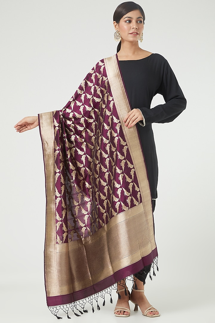 Plum Silk Dupatta by Roliana weaves