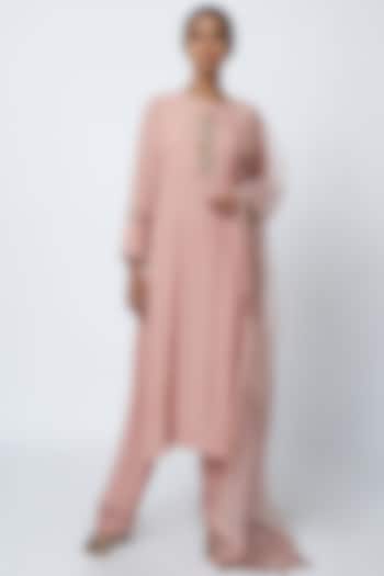 Dusty Pink Hand Embroidered Kurta Set by Romaa