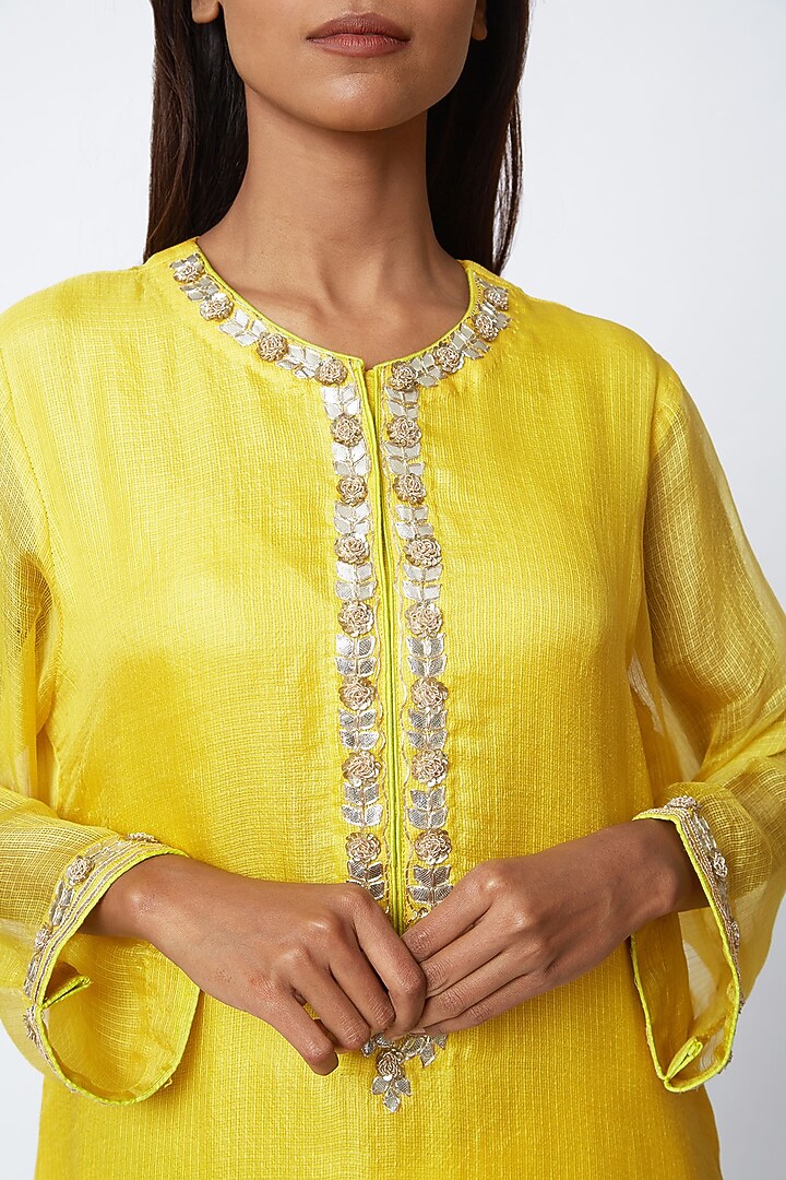 Yellow Hand Embroidered Kurta Set by Romaa at Pernia's Pop Up Shop