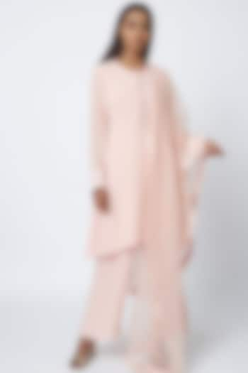 Light Pink Hand Embroidered Kurta Set by Romaa at Pernia's Pop Up Shop