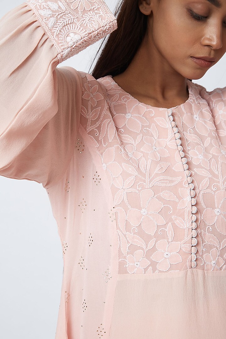 Light Pink Hand Embroidered Kurta Set by Romaa at Pernia's Pop Up Shop