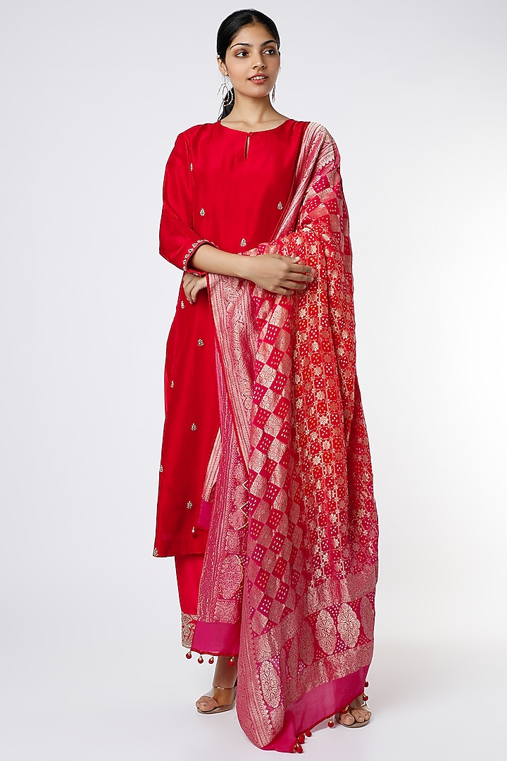 Red Hand Embroidered Kurta Set by Romaa