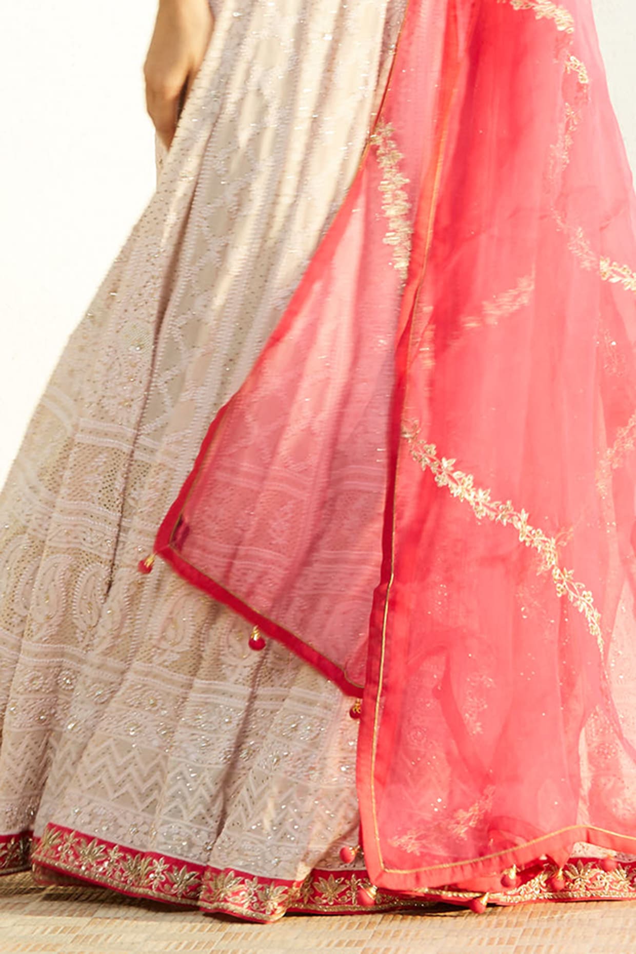 Photo of A bride in maroon lehenga and double dupatta twirling | Indian  bridal dress, Latest bridal lehenga designs, Indian bridal outfits