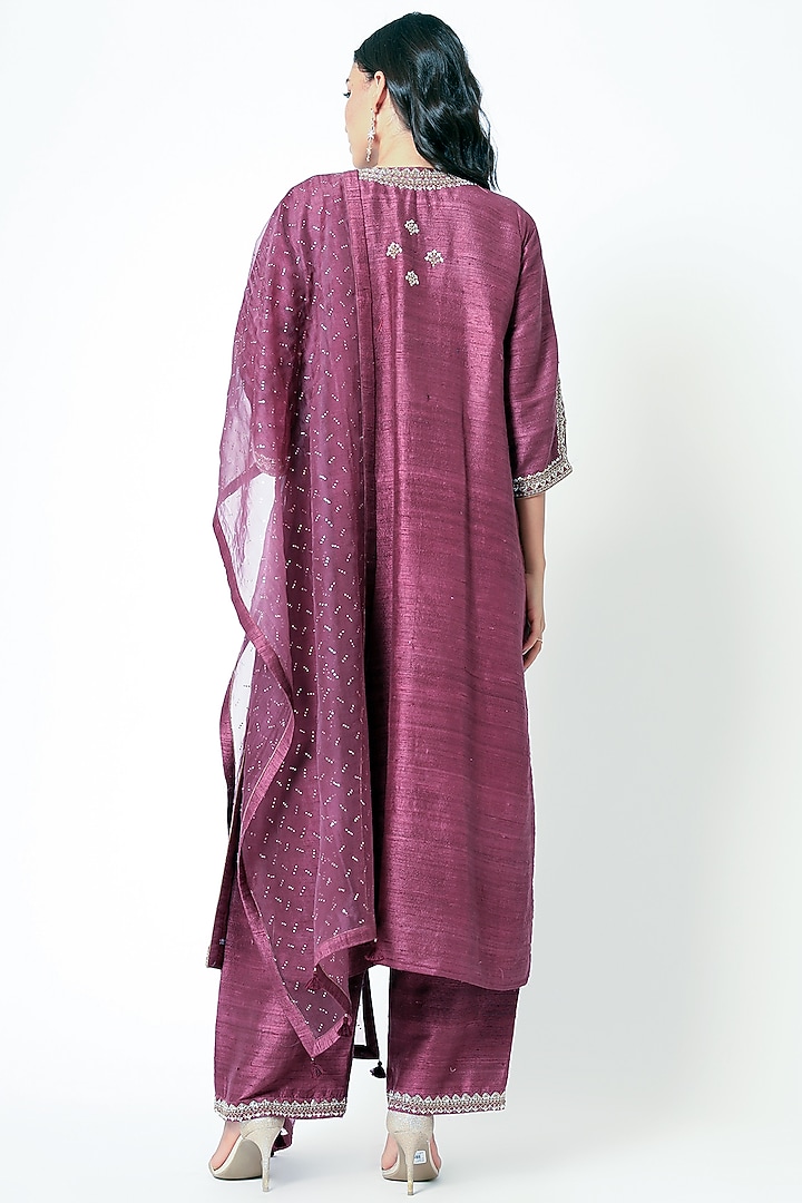 Wine Embroidered Kurta set by Romaa at Pernia's Pop Up Shop