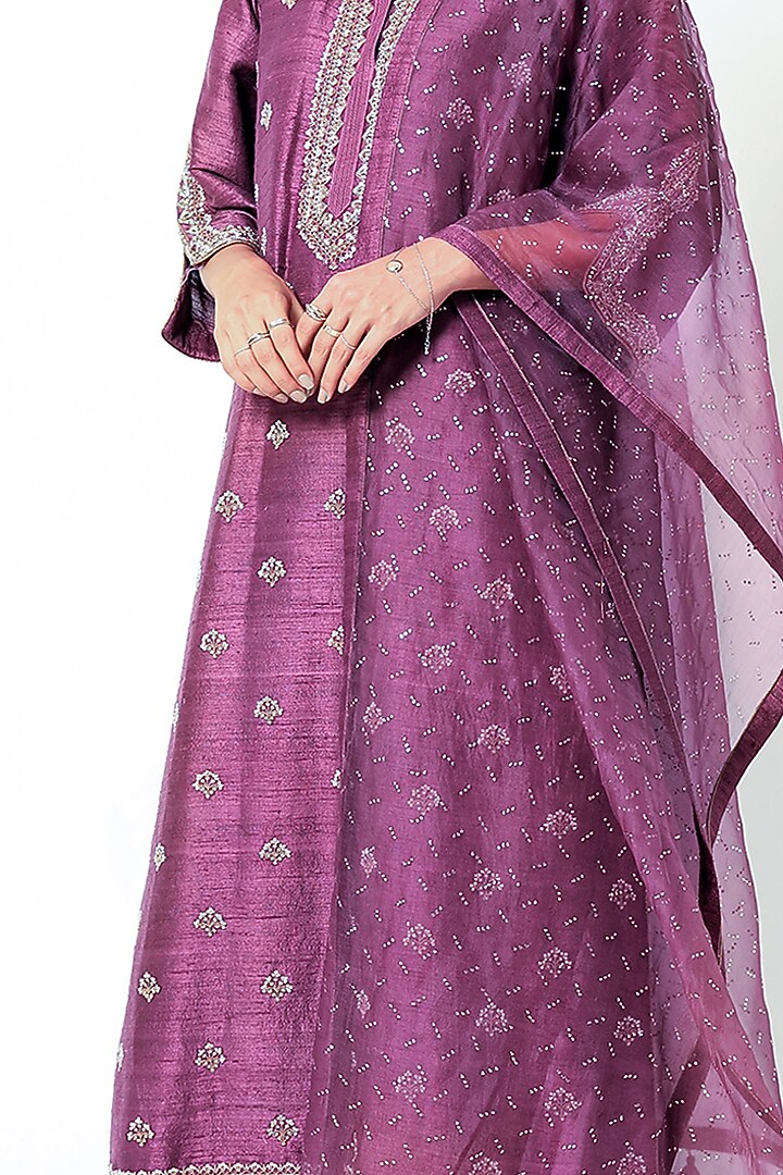 Wine Embroidered Kurta set by Romaa at Pernia's Pop Up Shop