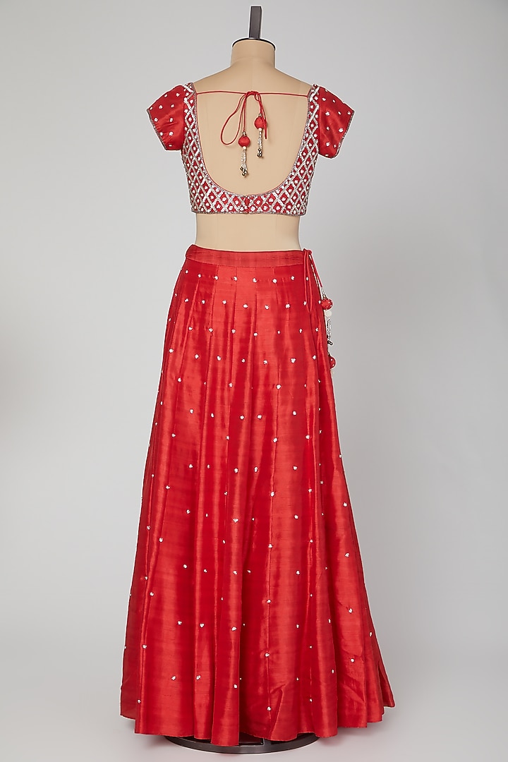 Red Embroidered Wedding Lehenga Set by Roora by Ritam at Pernia's Pop Up Shop
