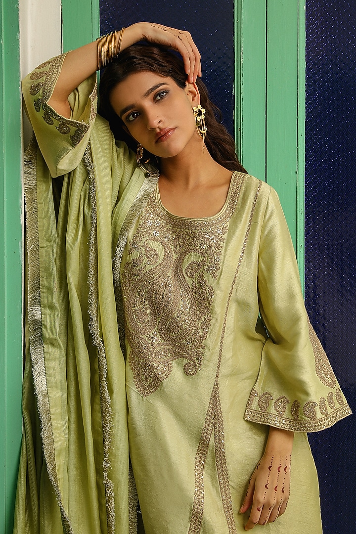 Pistachio Green Viscose Raw Silk Zari Embroidered Kurta Set by RoohbyRidhimaa at Pernia's Pop Up Shop