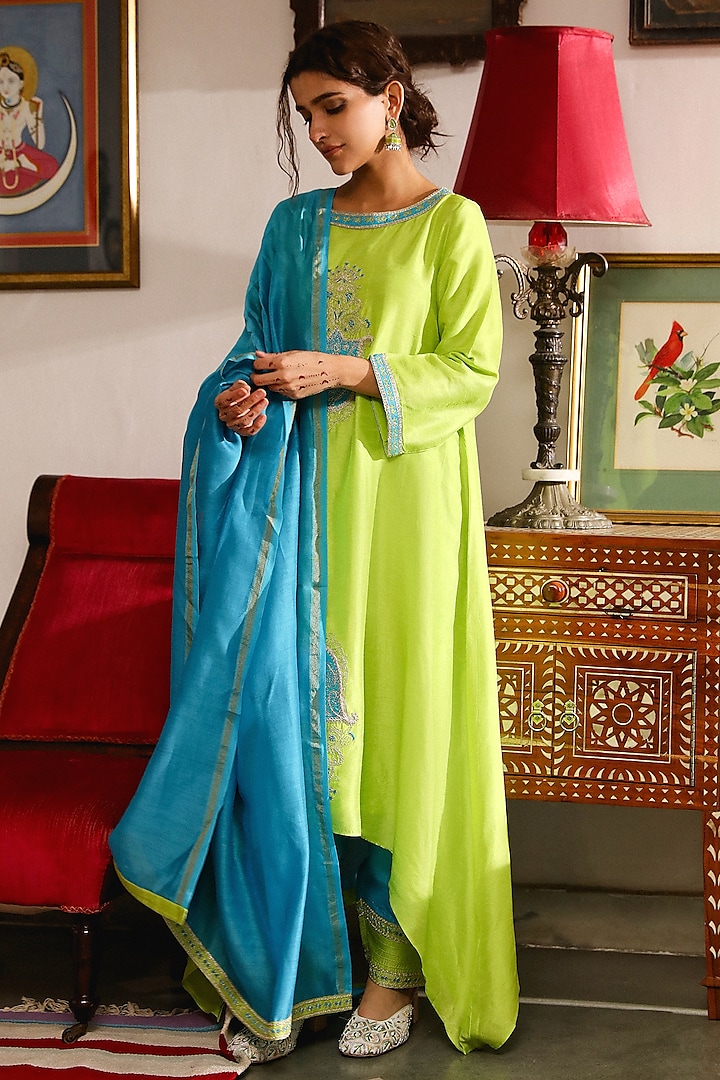 Vibrant Green Viscose Raw Silk Zari Embroidered Asymmetric Kurta Set by Rooh By Ridhimaa