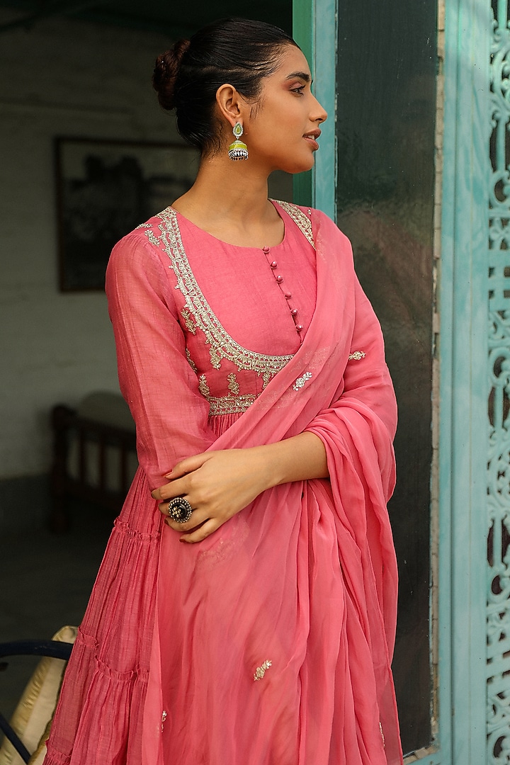 Dusty Pink Pure Handloom Silk Chanderi Zari Embroidered Kurta Set by RoohbyRidhimaa at Pernia's Pop Up Shop