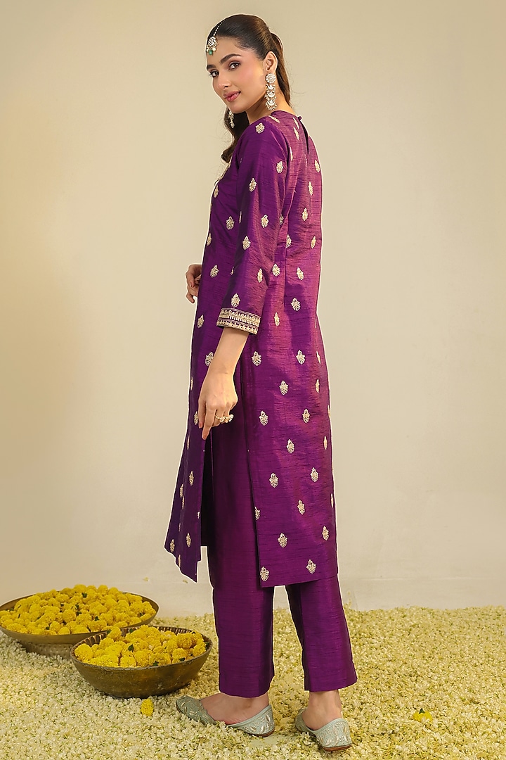 Purple Viscose Raw Silk Zardosi Embroidered Kurta Set by RoohbyRidhimaa at Pernia's Pop Up Shop
