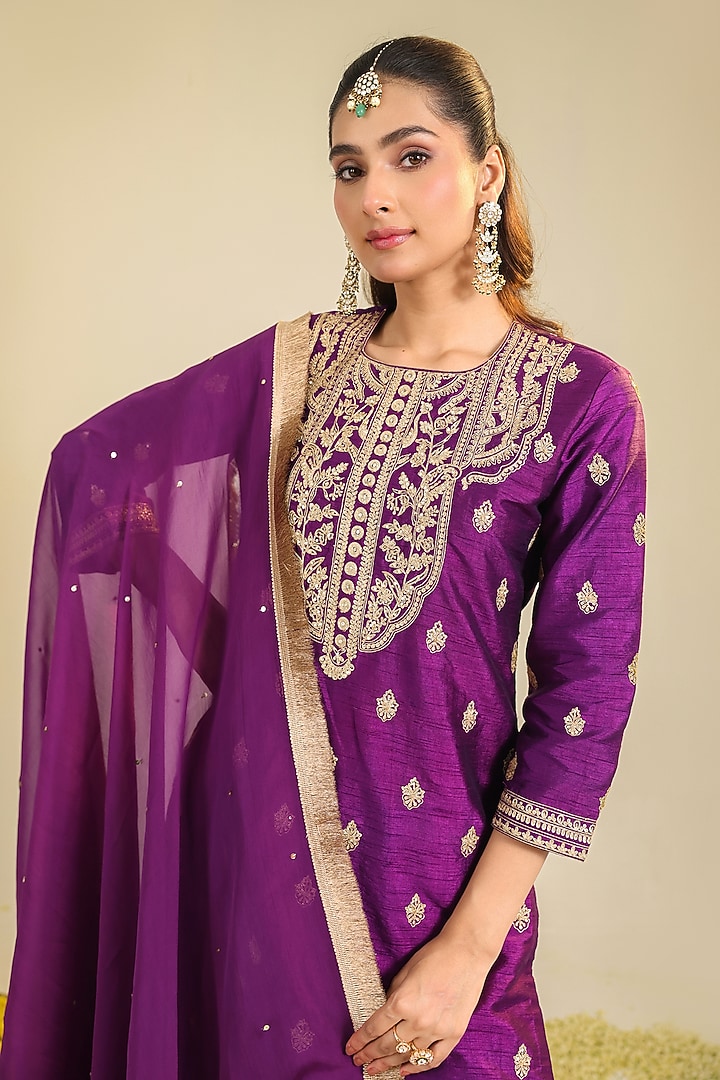 Purple Viscose Raw Silk Zardosi Embroidered Kurta Set by RoohbyRidhimaa at Pernia's Pop Up Shop