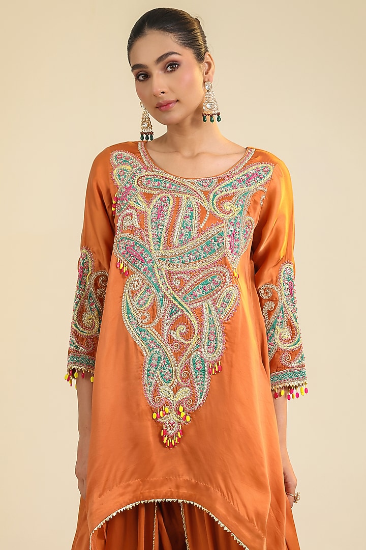 Rust Silk Satin Paisley Embroidered Kurta Set by RoohbyRidhimaa at Pernia's Pop Up Shop