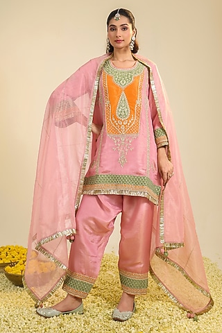 Blush Pink Tissue Dori & Zari Embroidered Kurta Set by RoohbyRidhimaa