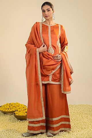  Rust Silk Satin Zari Embroidered Kurta Set by RoohbyRidhimaa