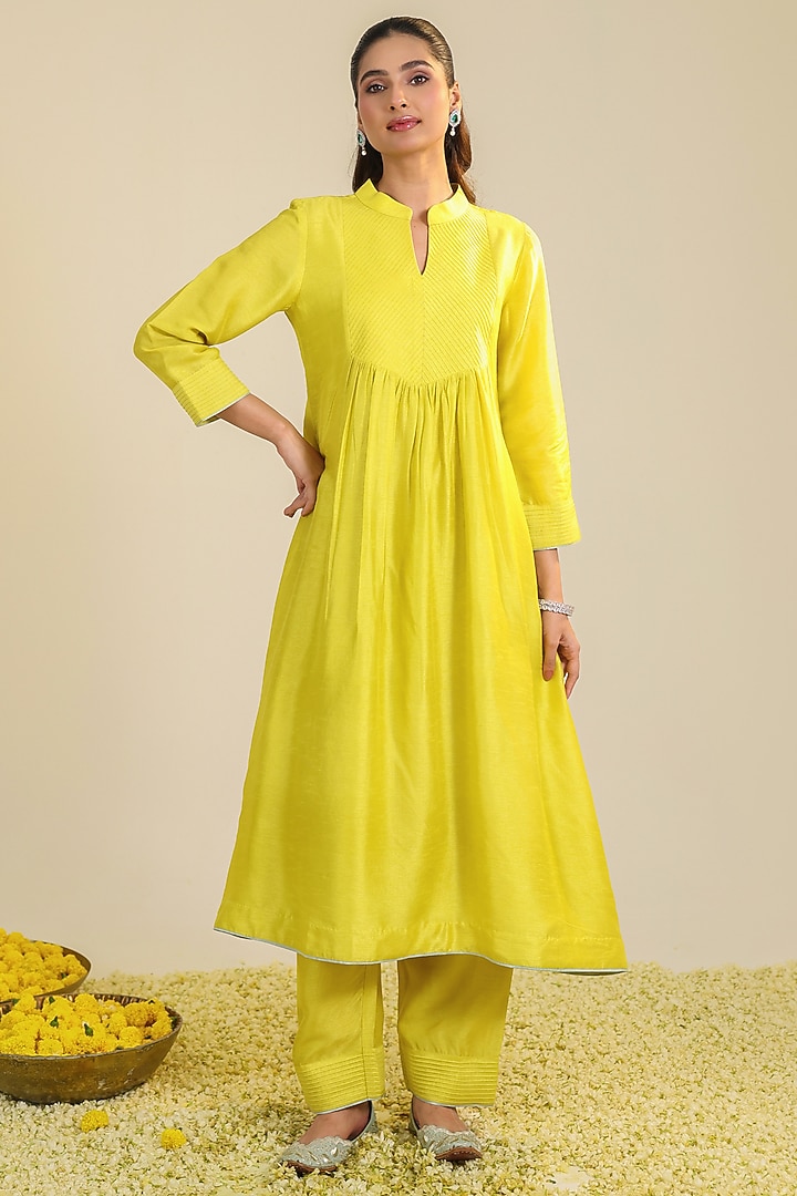 Yellow Viscose Raw Silk Zari Embroidered Kurta Set by RoohbyRidhimaa at Pernia's Pop Up Shop