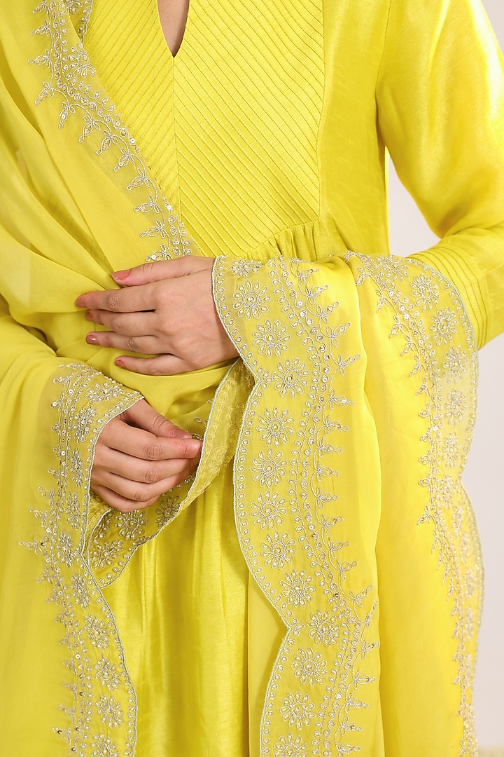 Yellow Viscose Raw Silk Zari Embroidered Kurta Set by RoohbyRidhimaa at Pernia's Pop Up Shop