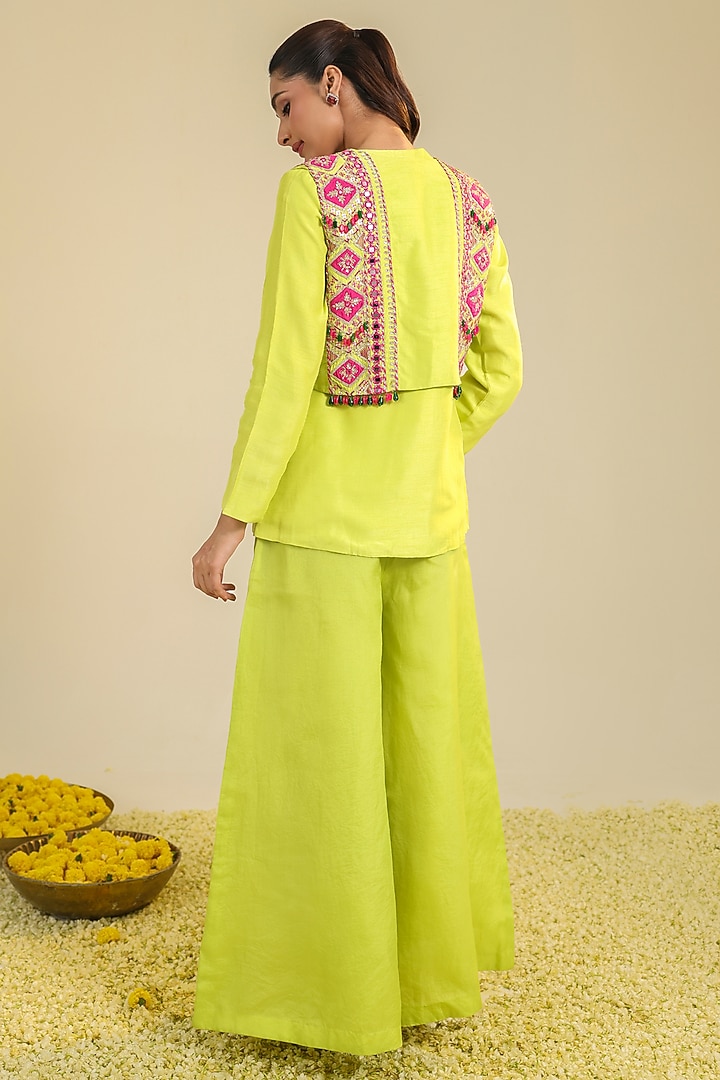 Yellow Silk Satin Thread Embroidered Co-Ord Set by RoohbyRidhimaa at Pernia's Pop Up Shop