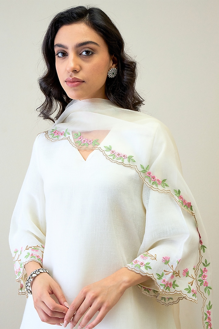 White Shimmer Cotton Resham Embroidered High-Low Kurta Set by RoohbyRidhimaa at Pernia's Pop Up Shop