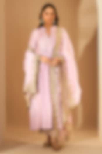 Lilac Viscose Raw Silk Embroidered Kurta Set by RoohbyRidhimaa at Pernia's Pop Up Shop