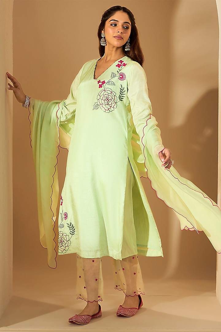 Pastel Green Viscose Raw Silk & Organza Sequins Embroidered Kurta Set by Rooh By Ridhimaa at Pernia's Pop Up Shop