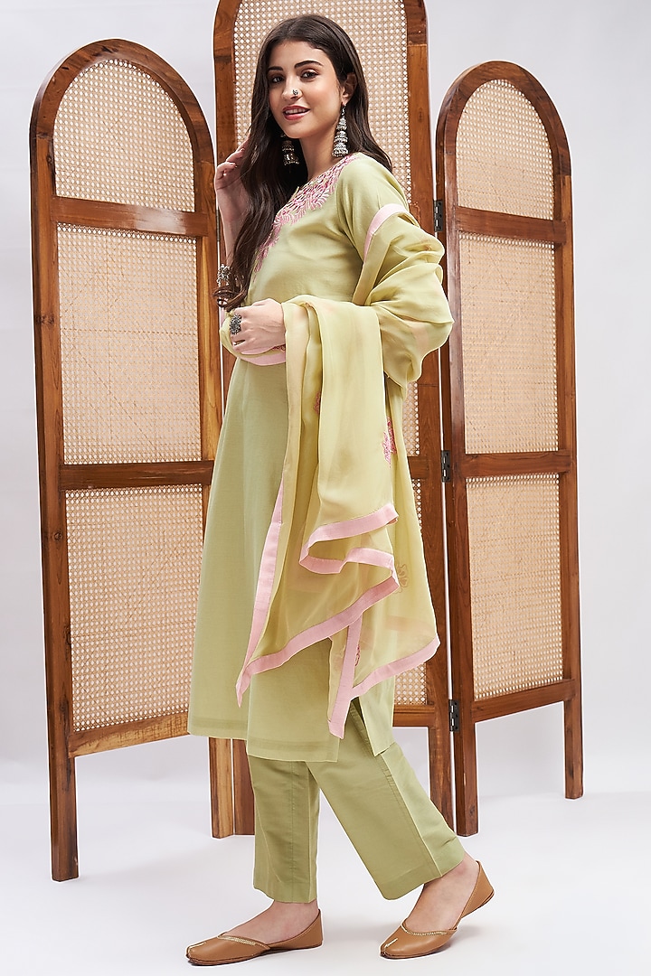 Pistachio Green Silk Chanderi Resham Embroidered Kurta Set by RoohbyRidhimaa at Pernia's Pop Up Shop