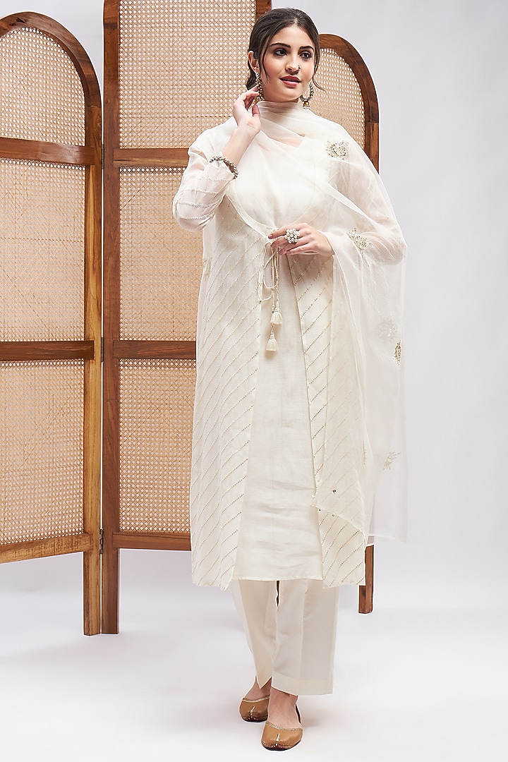 Off-White Silk Chanderi Gold Sequins Embroidered Kurta Set by RoohbyRidhimaa at Pernia's Pop Up Shop