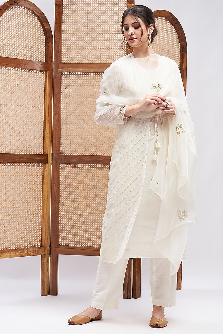 Off-White Silk Chanderi Gold Sequins Embroidered Kurta Set by RoohbyRidhimaa at Pernia's Pop Up Shop