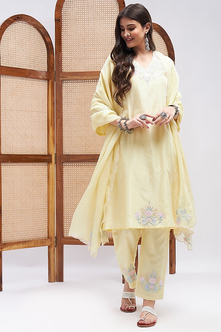 Yellow Silk Chanderi Resham Embroidered Kurta Set by RoohbyRidhimaa at Pernia's Pop Up Shop