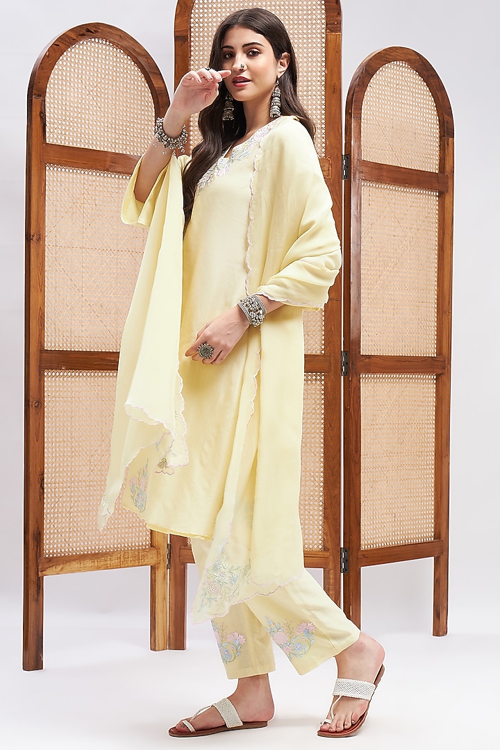 Yellow Silk Chanderi Resham Embroidered Kurta Set by RoohbyRidhimaa at Pernia's Pop Up Shop