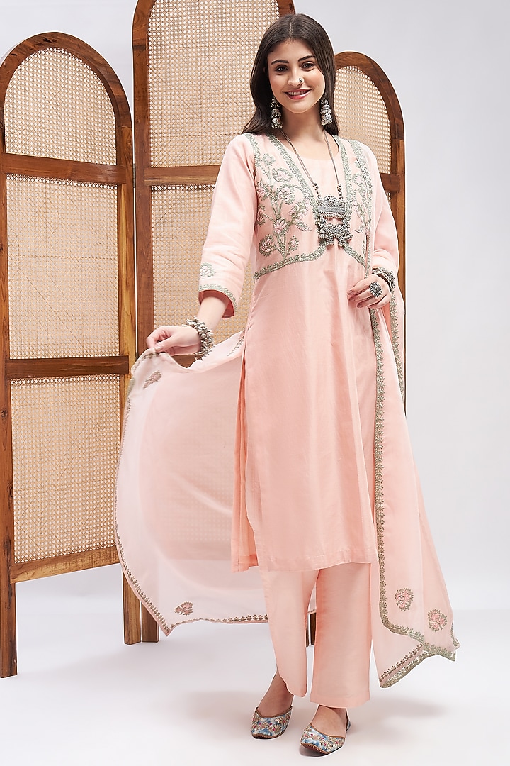 Peach Silk Chanderi Resham Dori Embroidered Kurta Set by RoohbyRidhimaa at Pernia's Pop Up Shop
