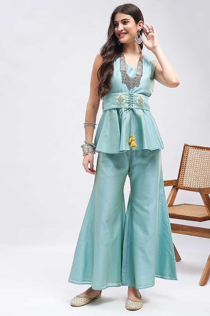 Cyna Green Silk Chanderi Resham Embroidered Co-Ord Set by RoohbyRidhimaa at Pernia's Pop Up Shop