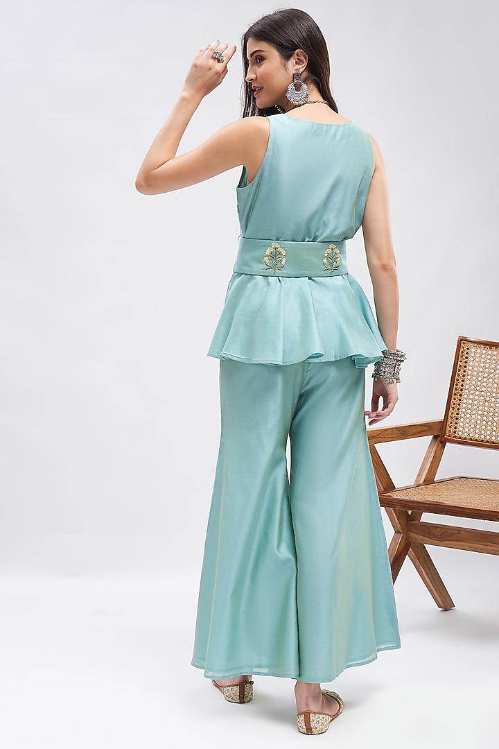 Cyna Green Silk Chanderi Resham Embroidered Co-Ord Set by RoohbyRidhimaa at Pernia's Pop Up Shop