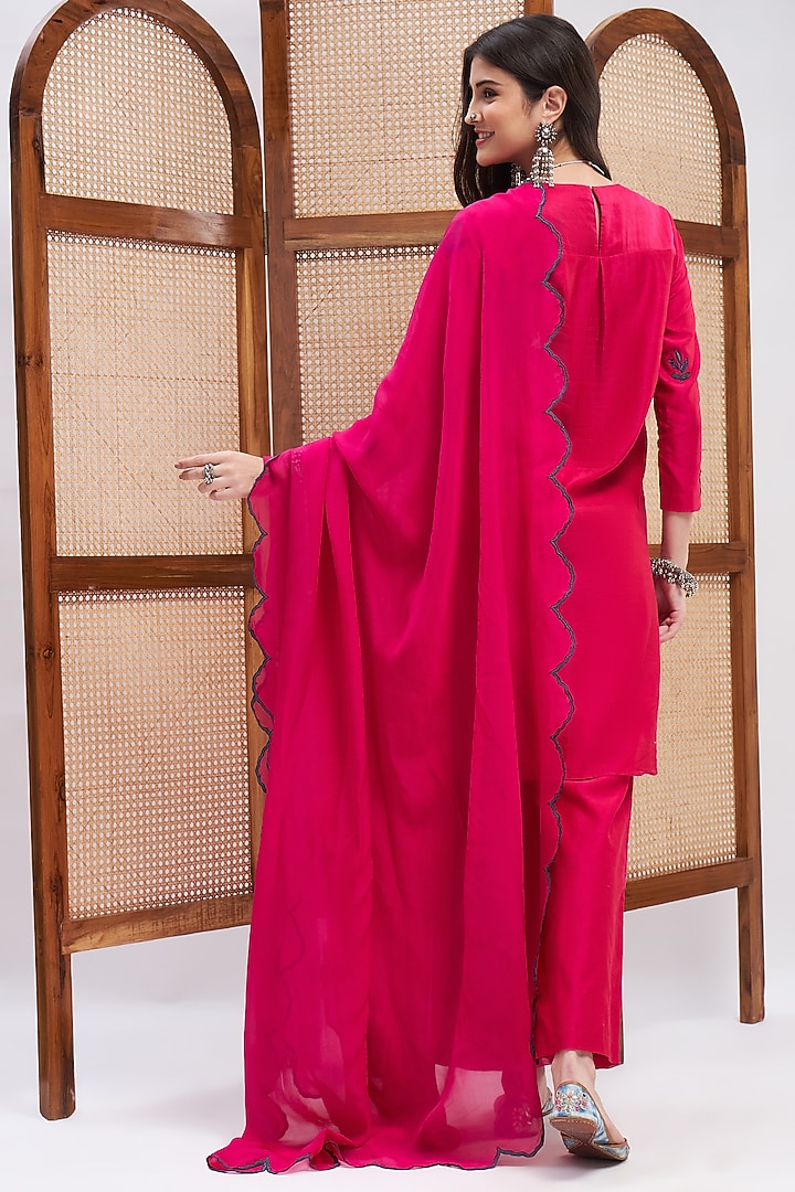 Magenta Silk Chanderi Resham Embroidered Kurta Set by RoohbyRidhimaa at Pernia's Pop Up Shop