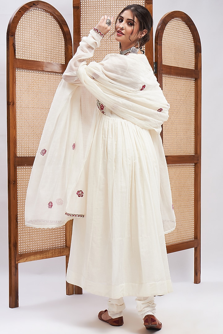 Off-White Chanderi Resham Embroidered Party Wear Anarkali Set by RoohbyRidhimaa at Pernia's Pop Up Shop