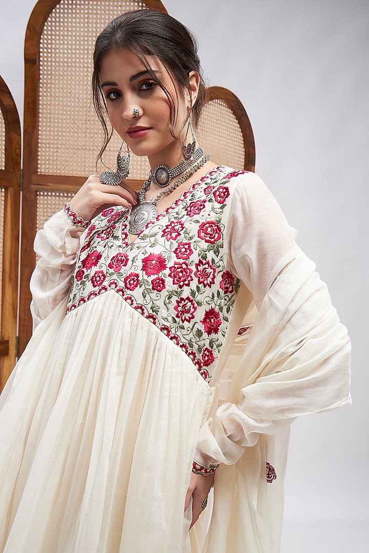 Off-White Chanderi Resham Embroidered Party Wear Anarkali Set by RoohbyRidhimaa at Pernia's Pop Up Shop