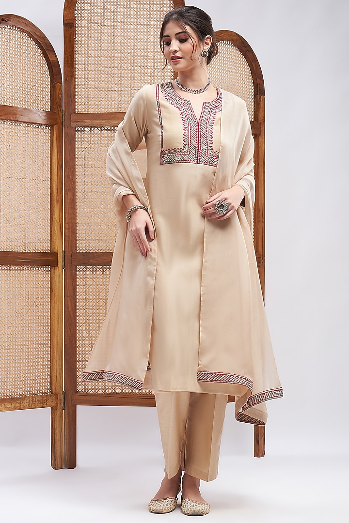 Sand Silk Chanderi Zari Embroidered Kurta Set by RoohbyRidhimaa at Pernia's Pop Up Shop