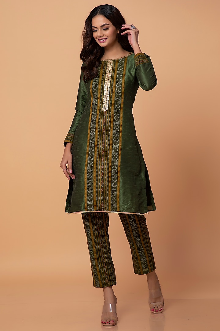 Green Cotton Ikat Kurta Set by ROSA by Priyanka kar