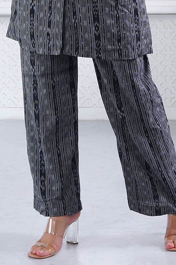 Grey Cotton Handloom Sambalpuri Printed Kurta Set by ROSA by Priyanka kar at Pernia's Pop Up Shop