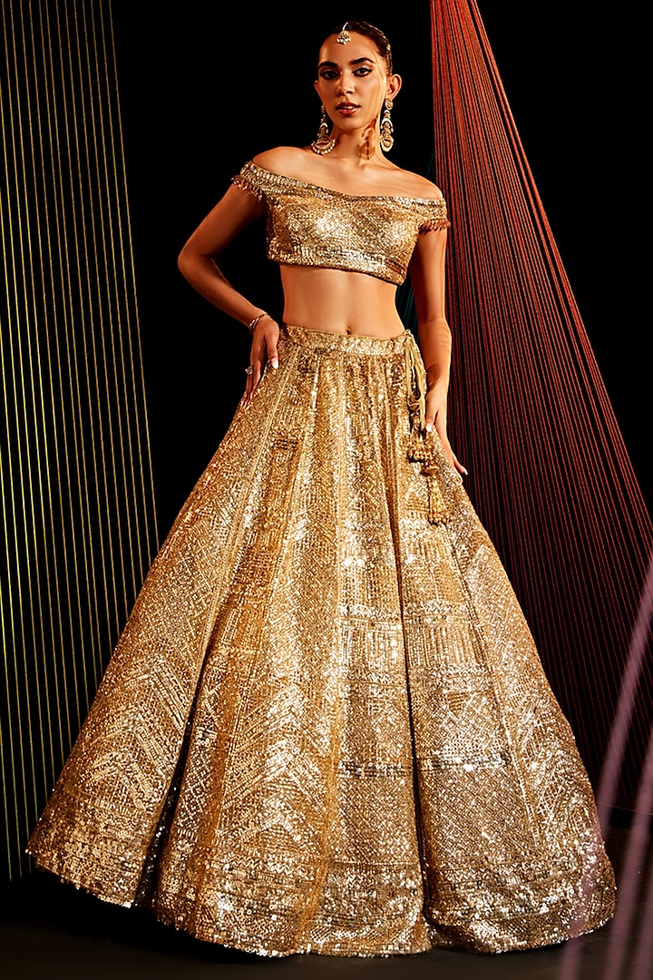 Gold Net Sequins Embroidered Bridal Lehenga Set by ROQA | Siddharth Khurana & Kartik Khurana at Pernia's Pop Up Shop