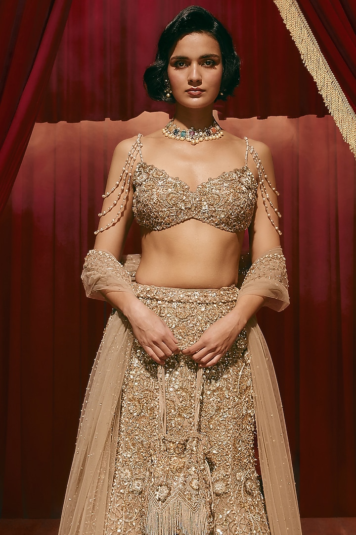 Rose Gold Net Embellished Fish-Cut Bridal Lehenga Set by ROQA | Siddharth Khurana & Kartik Khurana at Pernia's Pop Up Shop