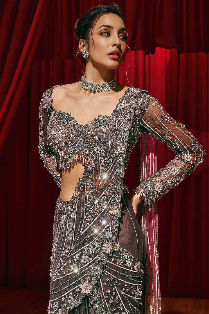 Purple Net Floral Hand Embellished Draped Reception Saree Set by ROQA | Siddharth Khurana & Kartik Khurana at Pernia's Pop Up Shop