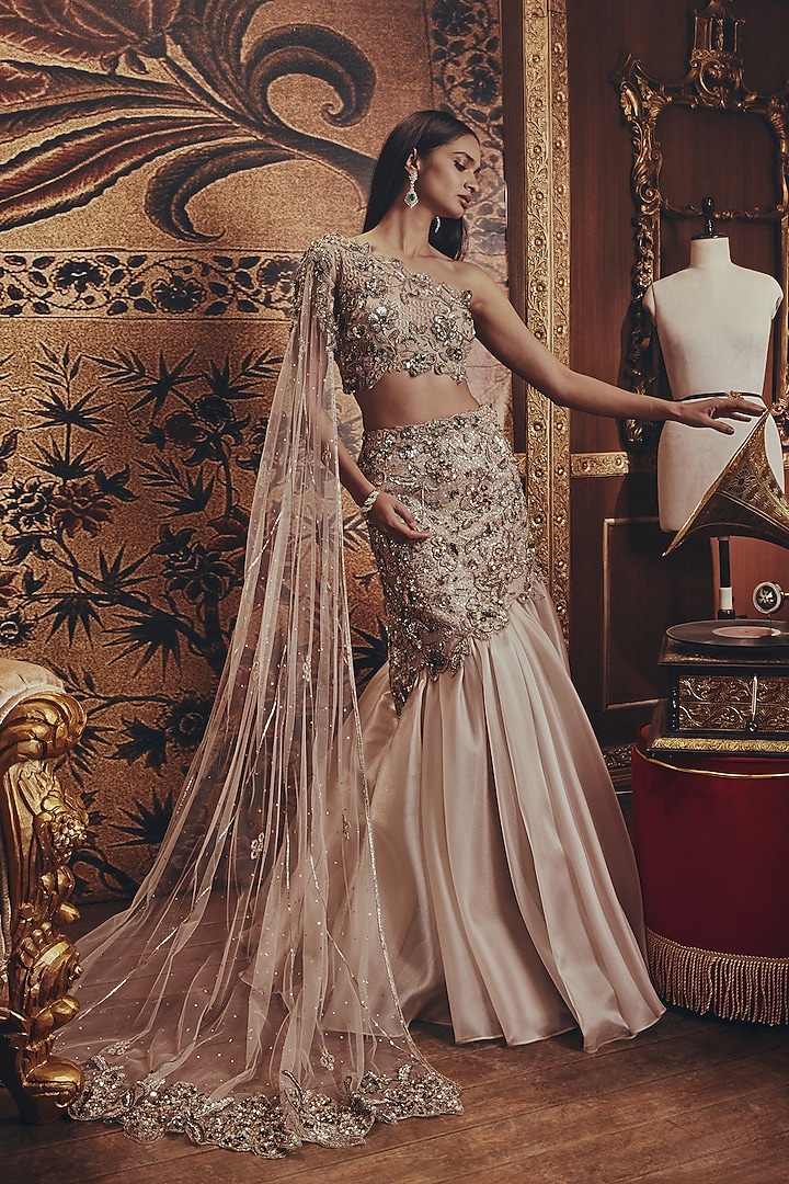 Silver Shimmer Organza Floral Hand Embellished Wedding Lehenga Set by ROQA | Siddharth Khurana & Kartik Khurana at Pernia's Pop Up Shop