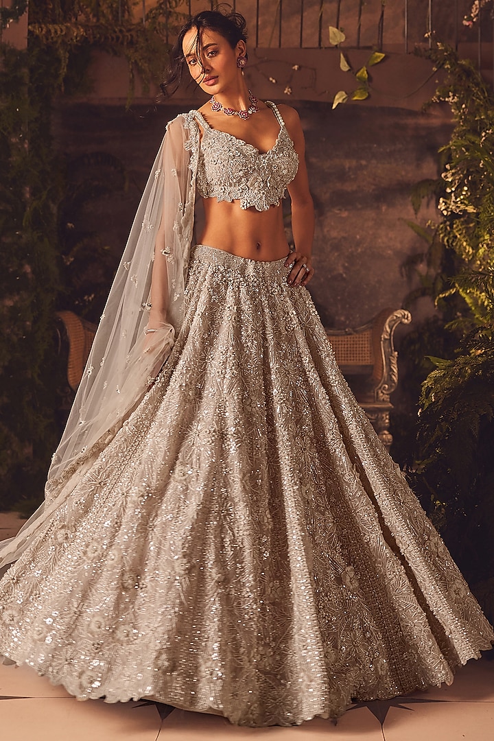 Ivory Organza 3D Floral Hand Embroidered Bridal Lehenga Set by ROQA | Siddharth Khurana & Kartik Khurana at Pernia's Pop Up Shop